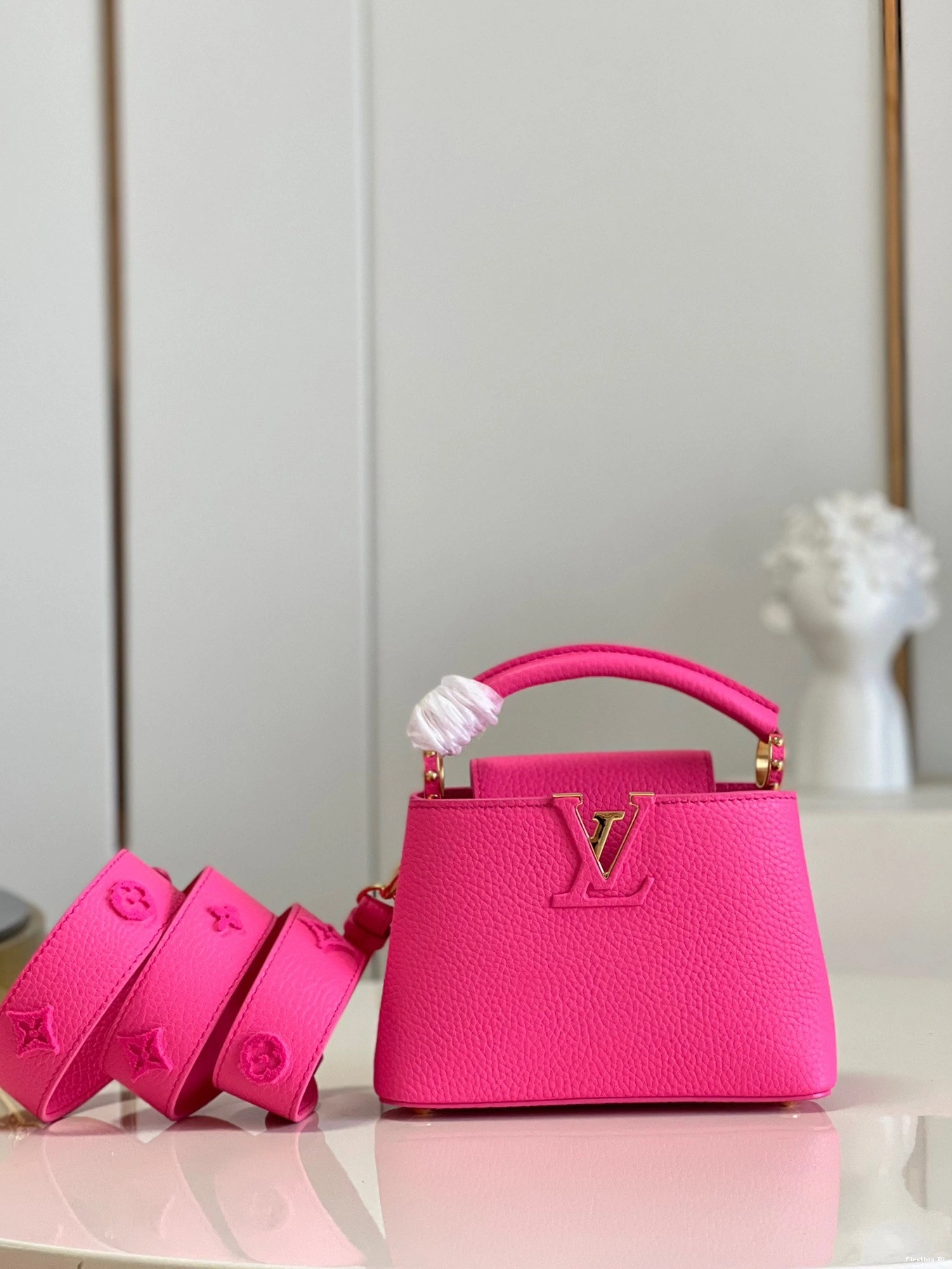 First bag ru CAPUCINES VUITTON MINI LOUIS 0823
